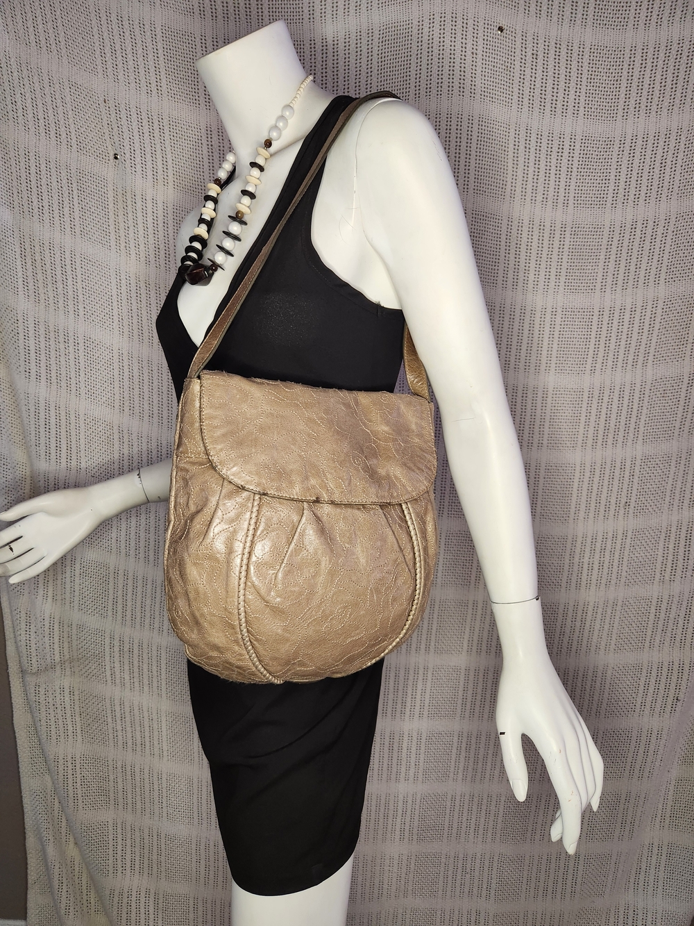 HOBO INTERNATIONAL DISTRESSED FLORAL SHOULDER TAUPE PURSE BAG - Picture 11 of 13